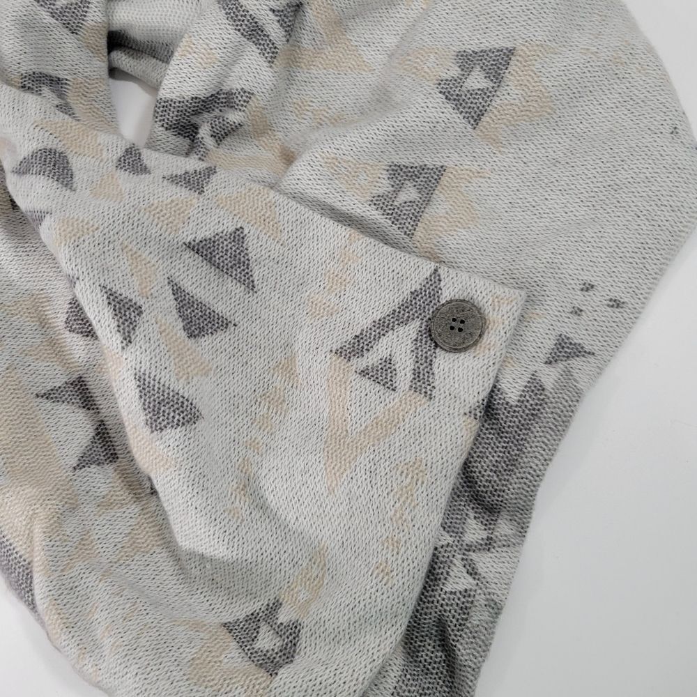 Warm printed infinity scarf - Picture 5 of 10